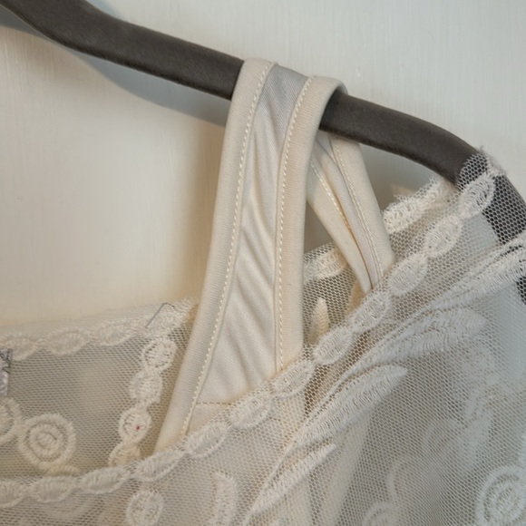 Dressbarn Sheer Embroidered Top With Camisole Size 1X NWT - Picture 12 of 12